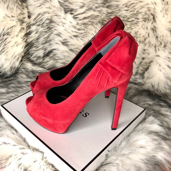 Guess Los Angeles Red Suede Heels - Picture 6 of 9